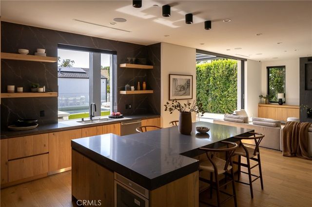 5109 Bluebell Avenue, Valley Village, CA 91607