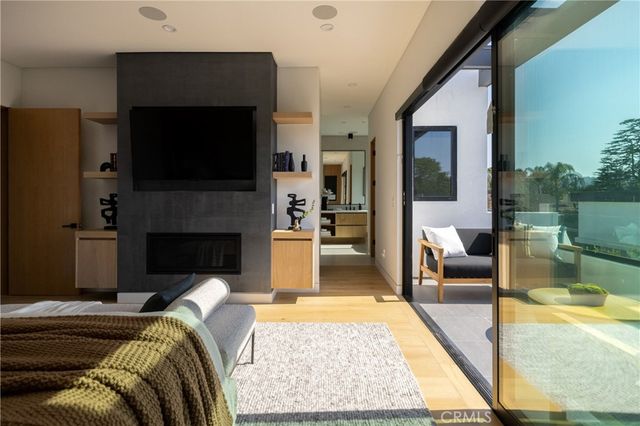 5109 Bluebell Avenue, Valley Village, CA 91607
