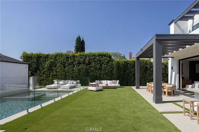 5109 Bluebell Avenue, Valley Village, CA 91607
