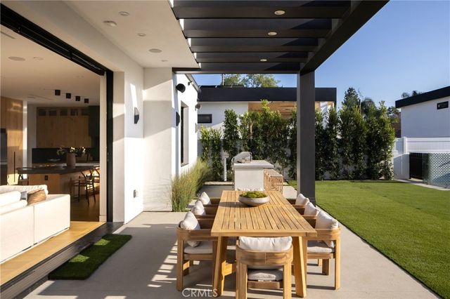 5109 Bluebell Avenue, Valley Village, CA 91607