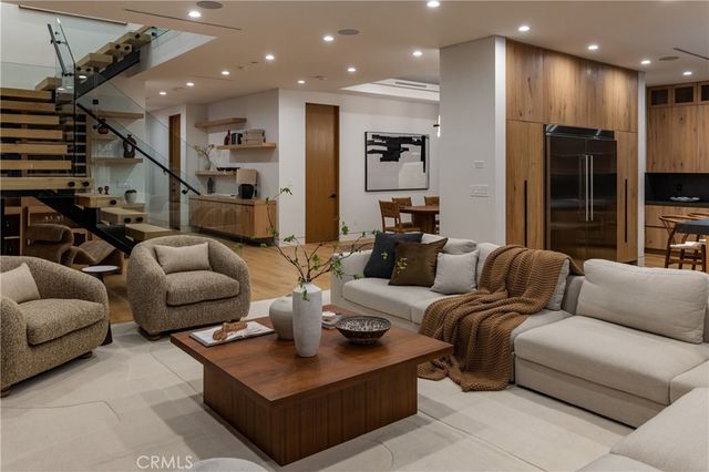 5109 Bluebell Avenue, Valley Village, CA 91607