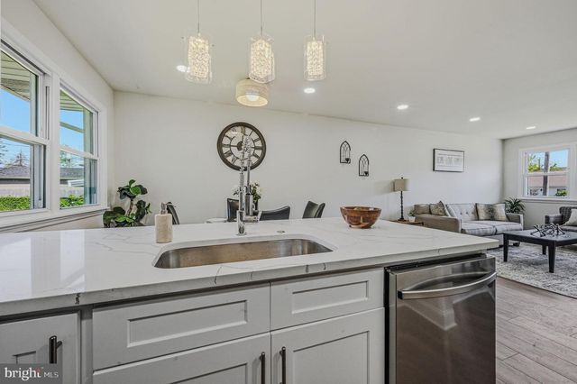 42 BRIARCLIFF DR, New Castle, DE 19720