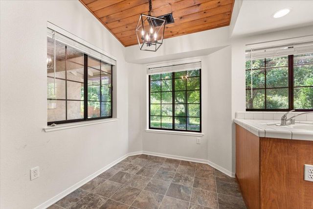 3628 Somerset Avenue, Redding, CA 96002