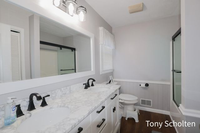 10364 Hannah Drive, Holland Twp, MI 49464