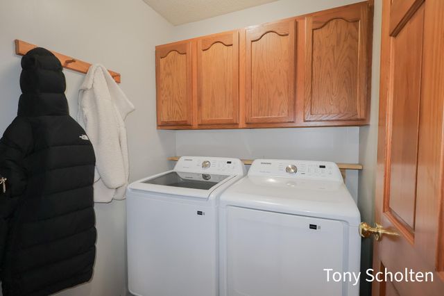 10364 Hannah Drive, Holland Twp, MI 49464