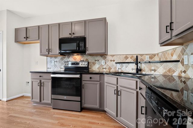 12028 Stratfield Place Circle, Pineville, NC 28134