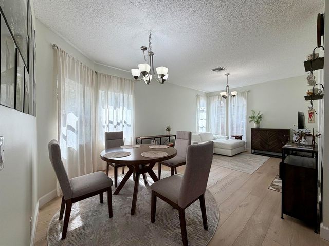 8302 Vía Serena, Boca Raton, FL 33433
