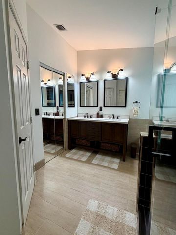 8302 Vía Serena, Boca Raton, FL 33433