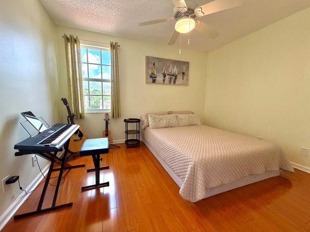 8302 Vía Serena, Boca Raton, FL 33433