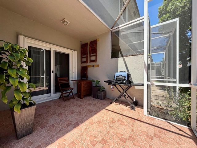 8302 Vía Serena, Boca Raton, FL 33433