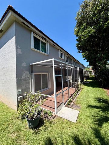 8302 Vía Serena, Boca Raton, FL 33433