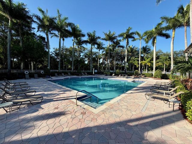 8302 Vía Serena, Boca Raton, FL 33433
