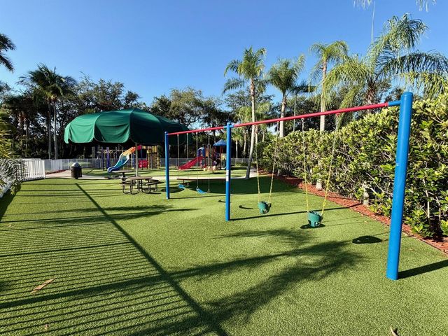 8302 Vía Serena, Boca Raton, FL 33433
