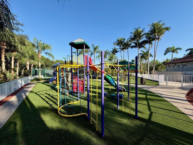 8302 Vía Serena, Boca Raton, FL 33433