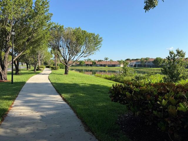 8302 Vía Serena, Boca Raton, FL 33433