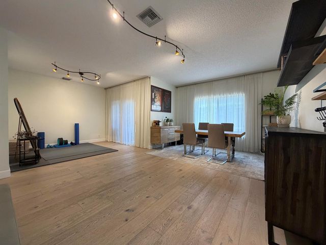 8302 Vía Serena, Boca Raton, FL 33433