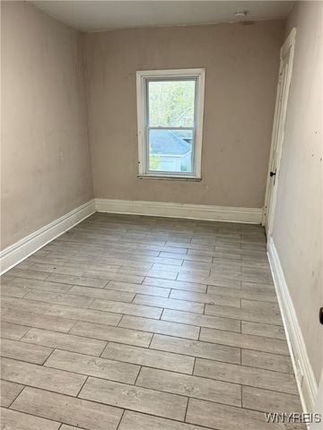 1780 Falls Street, Niagara Falls, NY 14303