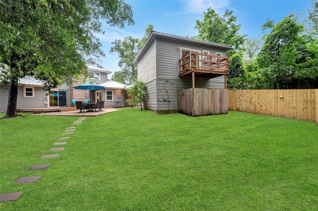 10311 Woodhollow Drive, Conroe, TX 77385