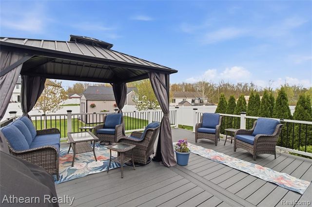8197 Hidden Cove Court, Grand Blanc, MI 48439