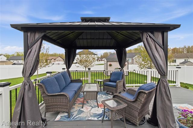 8197 Hidden Cove Court, Grand Blanc, MI 48439
