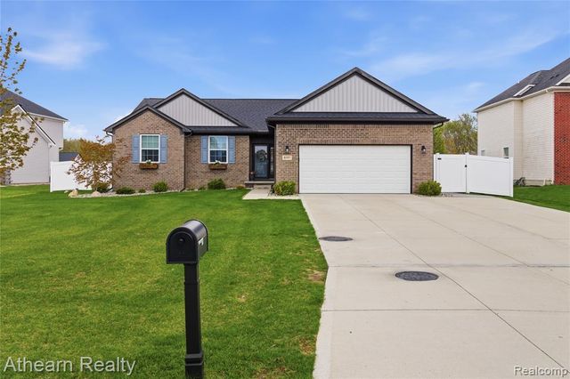 8197 Hidden Cove Court, Grand Blanc, MI 48439