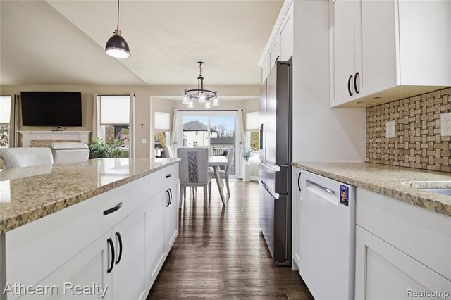 8197 Hidden Cove Court, Grand Blanc, MI 48439