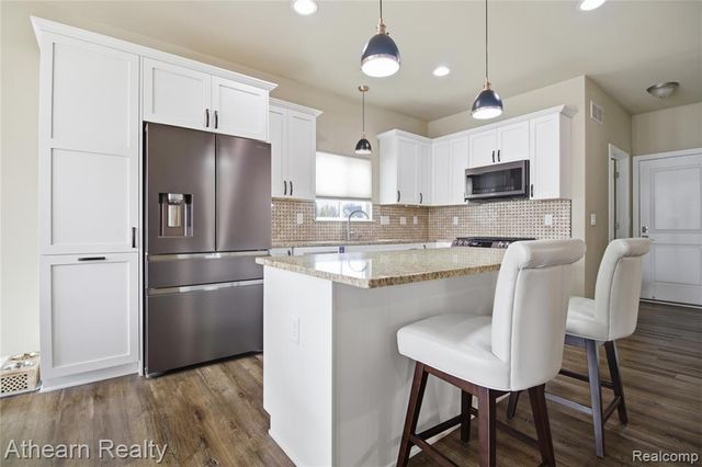 8197 Hidden Cove Court, Grand Blanc, MI 48439