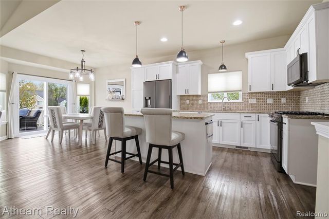 8197 Hidden Cove Court, Grand Blanc, MI 48439