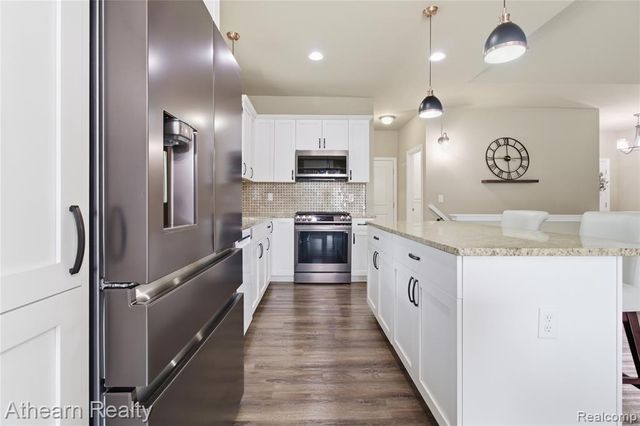 8197 Hidden Cove Court, Grand Blanc, MI 48439