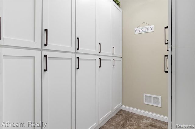 8197 Hidden Cove Court, Grand Blanc, MI 48439