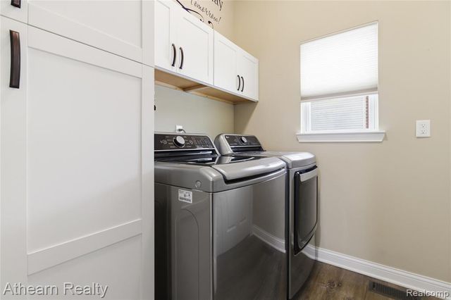 8197 Hidden Cove Court, Grand Blanc, MI 48439