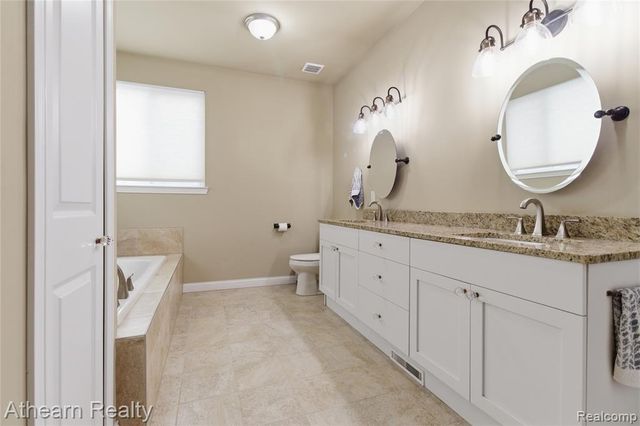 8197 Hidden Cove Court, Grand Blanc, MI 48439