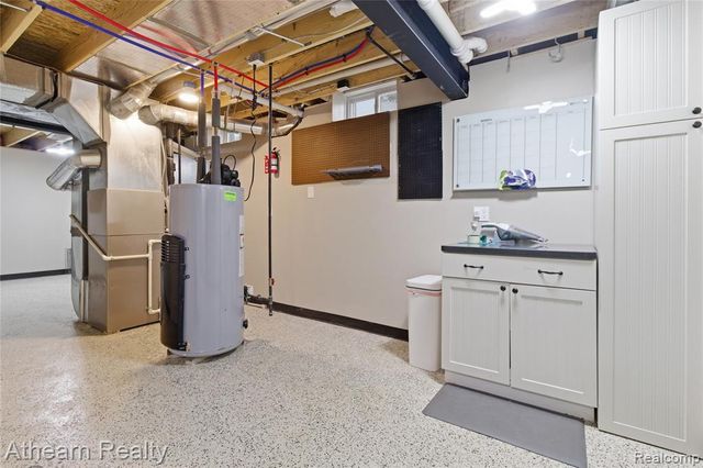 8197 Hidden Cove Court, Grand Blanc, MI 48439