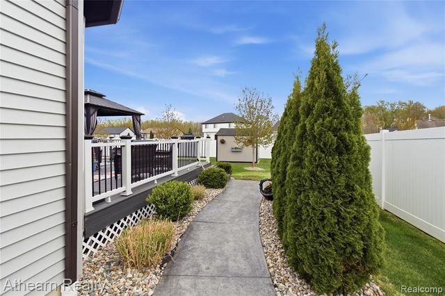 8197 Hidden Cove Court, Grand Blanc, MI 48439