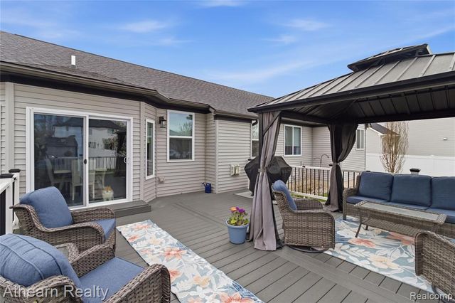 8197 Hidden Cove Court, Grand Blanc, MI 48439