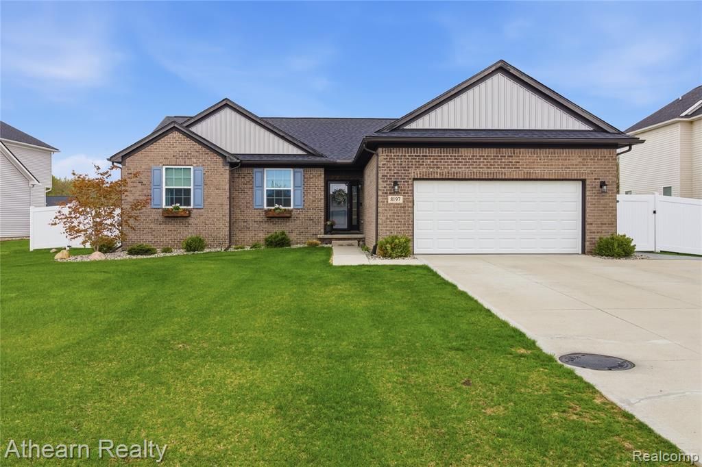 8197 Hidden Cove Court, Grand Blanc, MI 48439