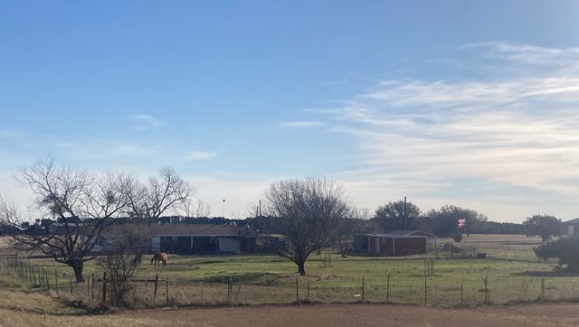 795 Dove Hill Lane, China Spring, TX 76633