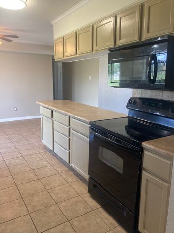 795 Dove Hill Lane, China Spring, TX 76633