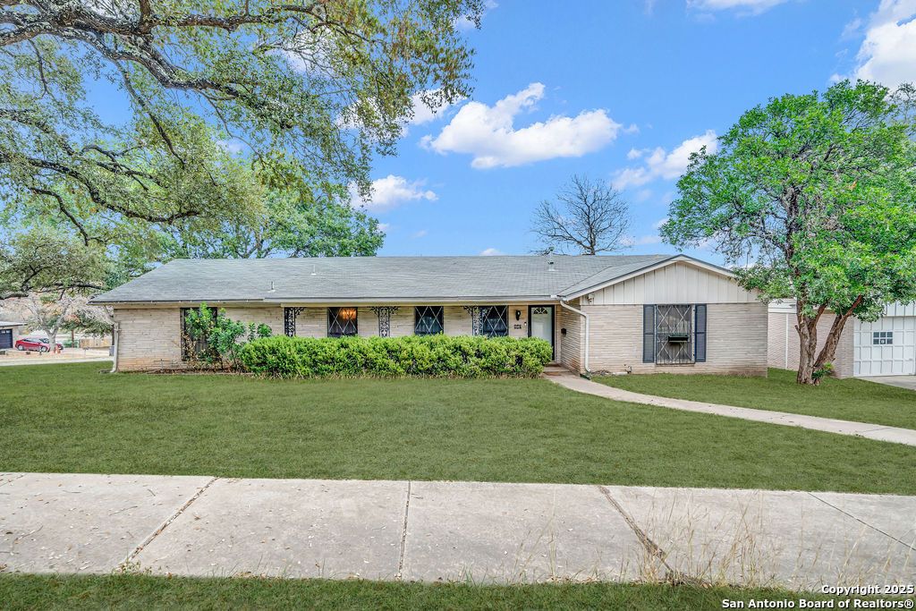 3923 Longridge Drive, San Antonio, TX 78228