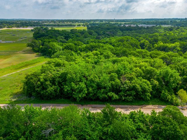 1193 S Brazos Avenue, Cleburne, TX 76031