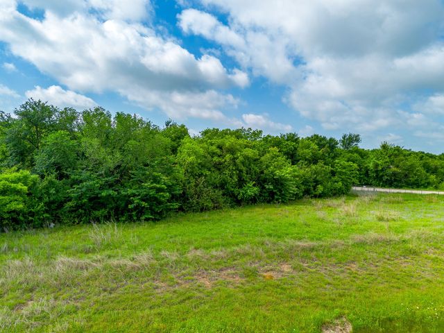 1193 S Brazos Avenue, Cleburne, TX 76031