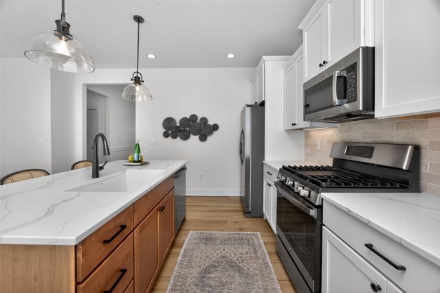 4672 180th Street, Urbandale, IA 50323