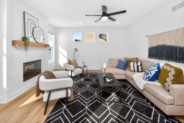 4672 180th Street, Urbandale, IA 50323