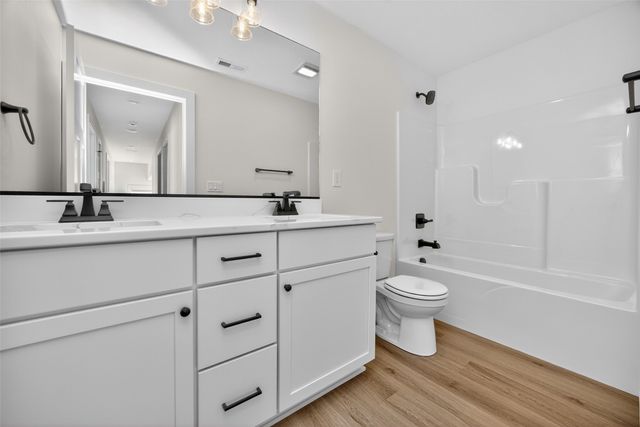 4672 180th Street, Urbandale, IA 50323