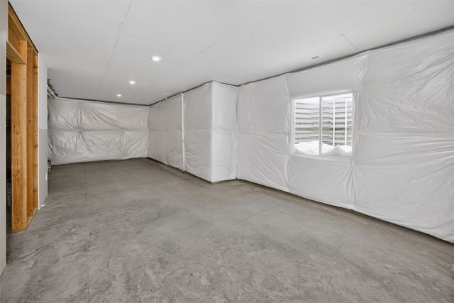 4672 180th Street, Urbandale, IA 50323