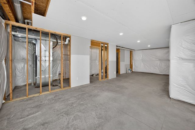 4672 180th Street, Urbandale, IA 50323