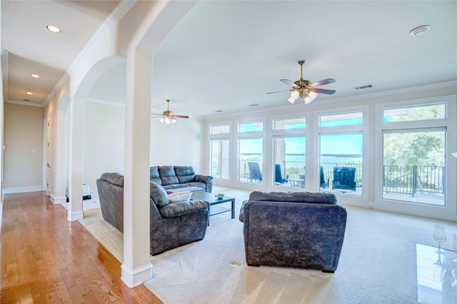 1132 Mallard Pointe Drive, Grand Prairie, TX 75104