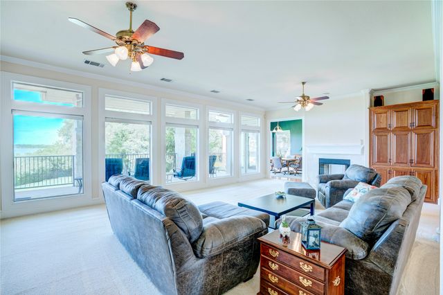 1132 Mallard Pointe Drive, Grand Prairie, TX 75104