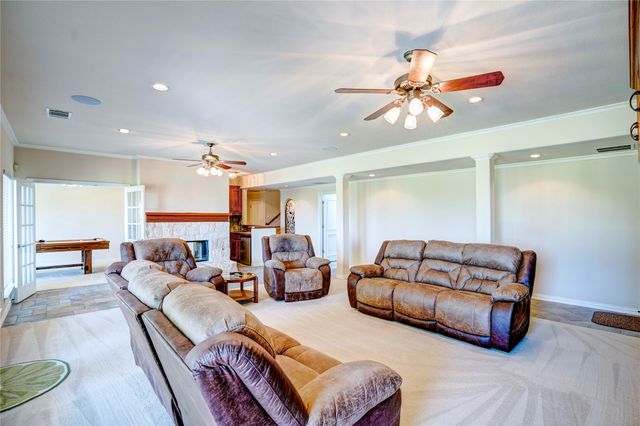 1132 Mallard Pointe Drive, Grand Prairie, TX 75104