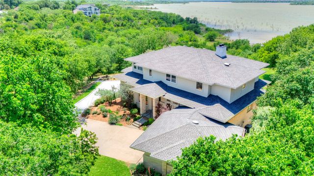 1132 Mallard Pointe Drive, Grand Prairie, TX 75104